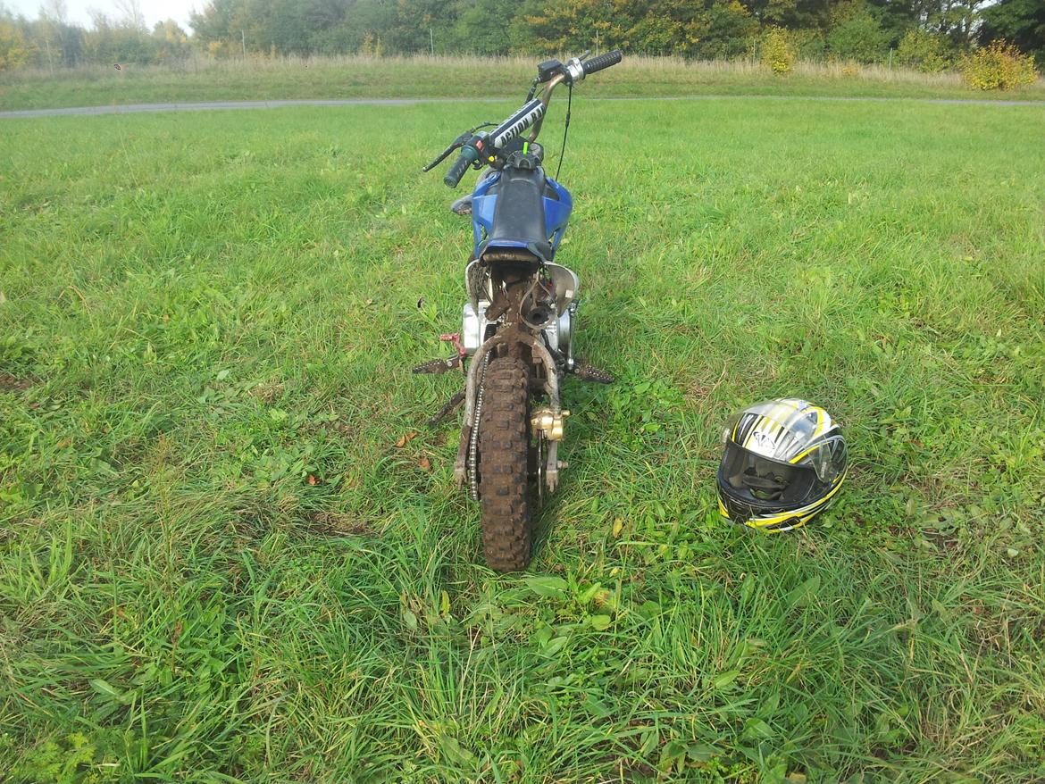 Lifan dirtbike - god røv men hvem har brug for bagpotte haha ej den knak på dagen så den skal lige svejses på igen. billede 3