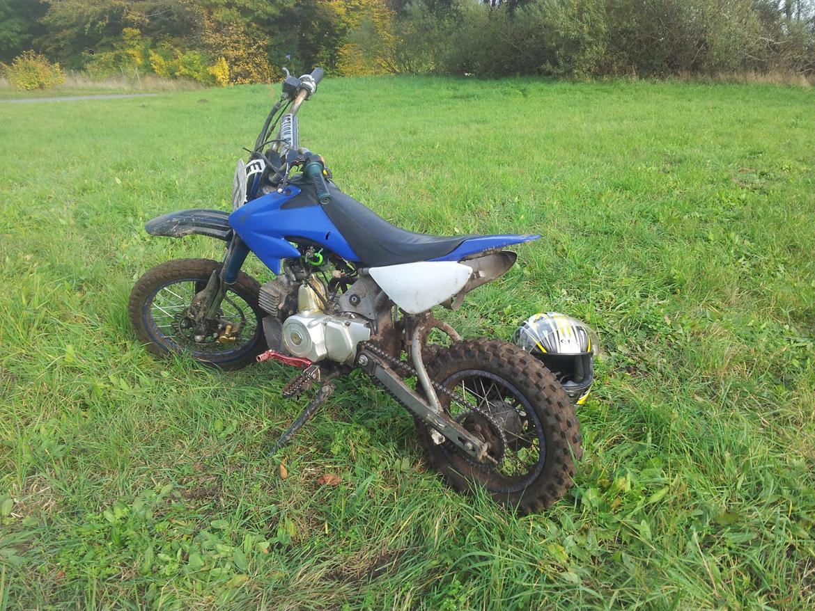 Lifan dirtbike - ja den ser bare godt ud fra alle sider billede 2