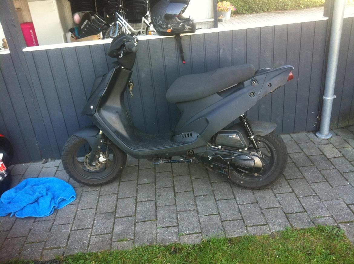 PGO Hot 50 (AC SD) - Som den står nu med den nye støddæmper  billede 1