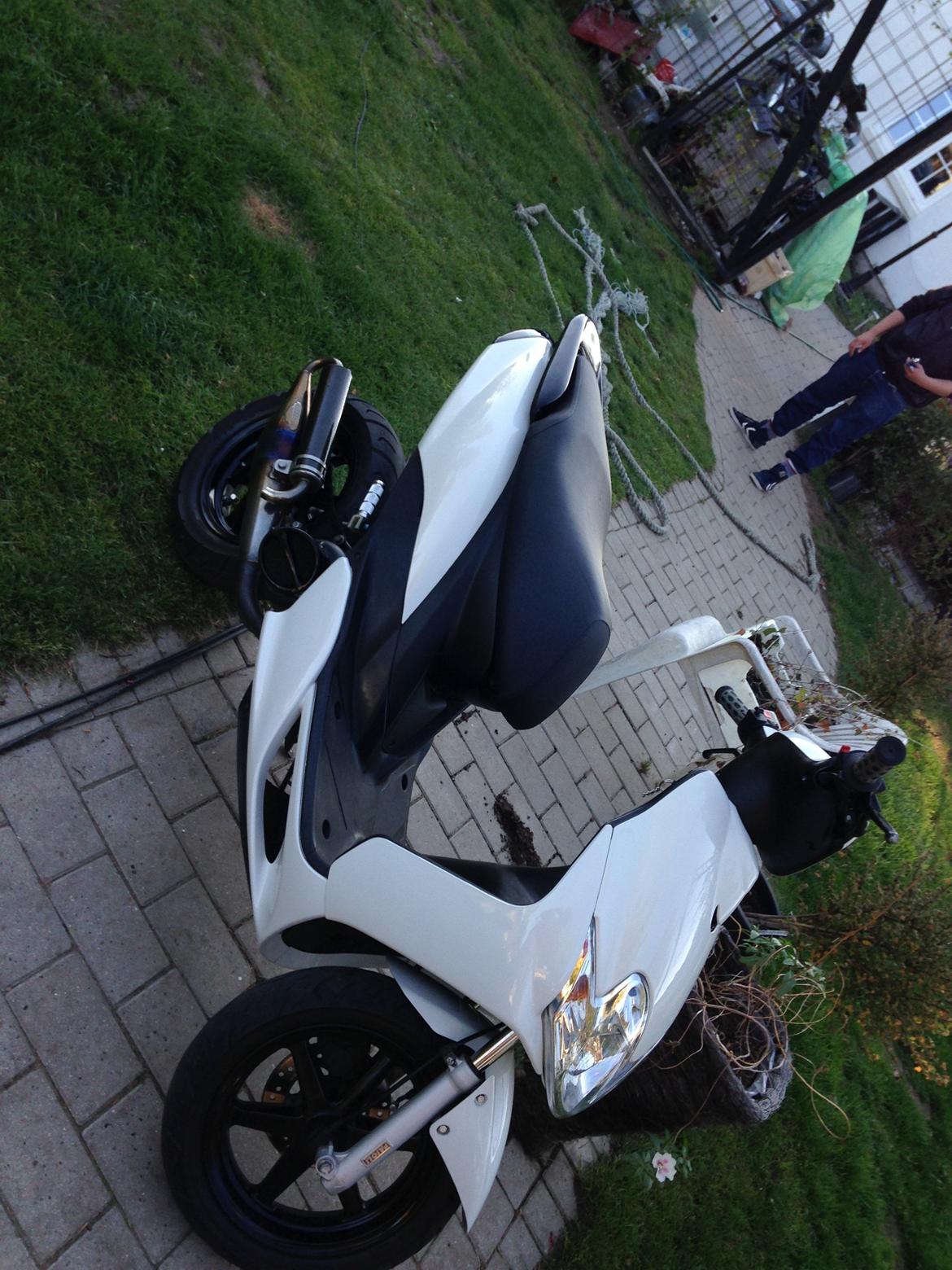 Yamaha jog r billede 3