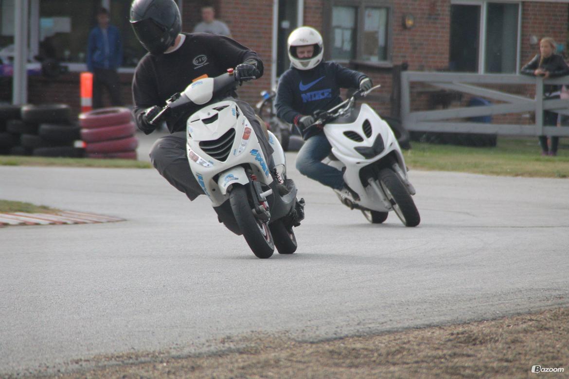 Piaggio Zip SP VK SS TS BE 84cc - BT på nakken af dyret billede 30