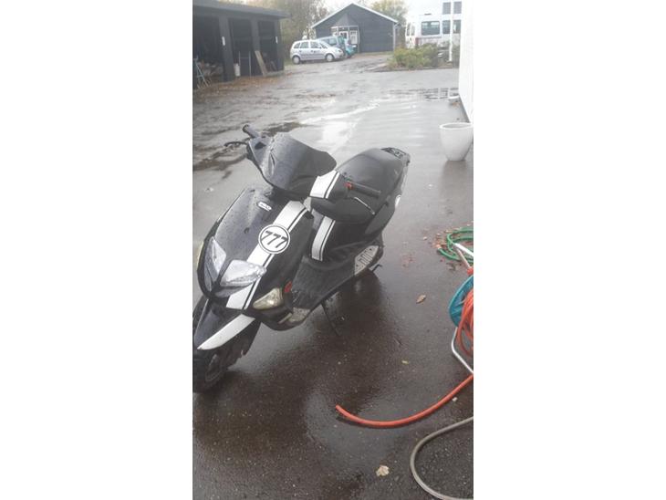 {{currentPhoto.altText}} billede {{currentPhoto.number}}