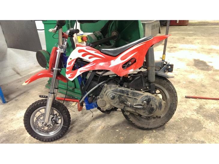 {{currentPhoto.altText}} billede {{currentPhoto.number}}