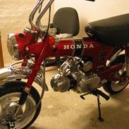 Honda Dax st50