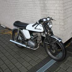 Yamaha 4 gear CAFE RACER