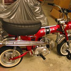 Honda Dax st50