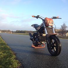 Suzuki street (jog r) før