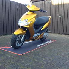 Yamaha Jog R [SOLGT SOM STD]