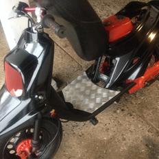 Yamaha Booster costum solgt og savnet (Betty)