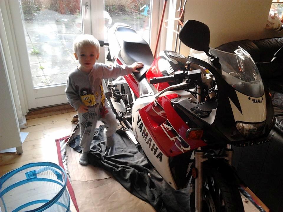 Yamaha TZR 50 LC DD AM6 Solgt - Han kan slet ikke lade den være :) billede 2