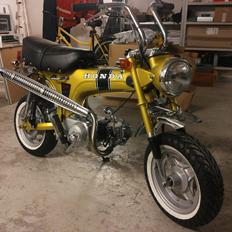 Honda Dax st50