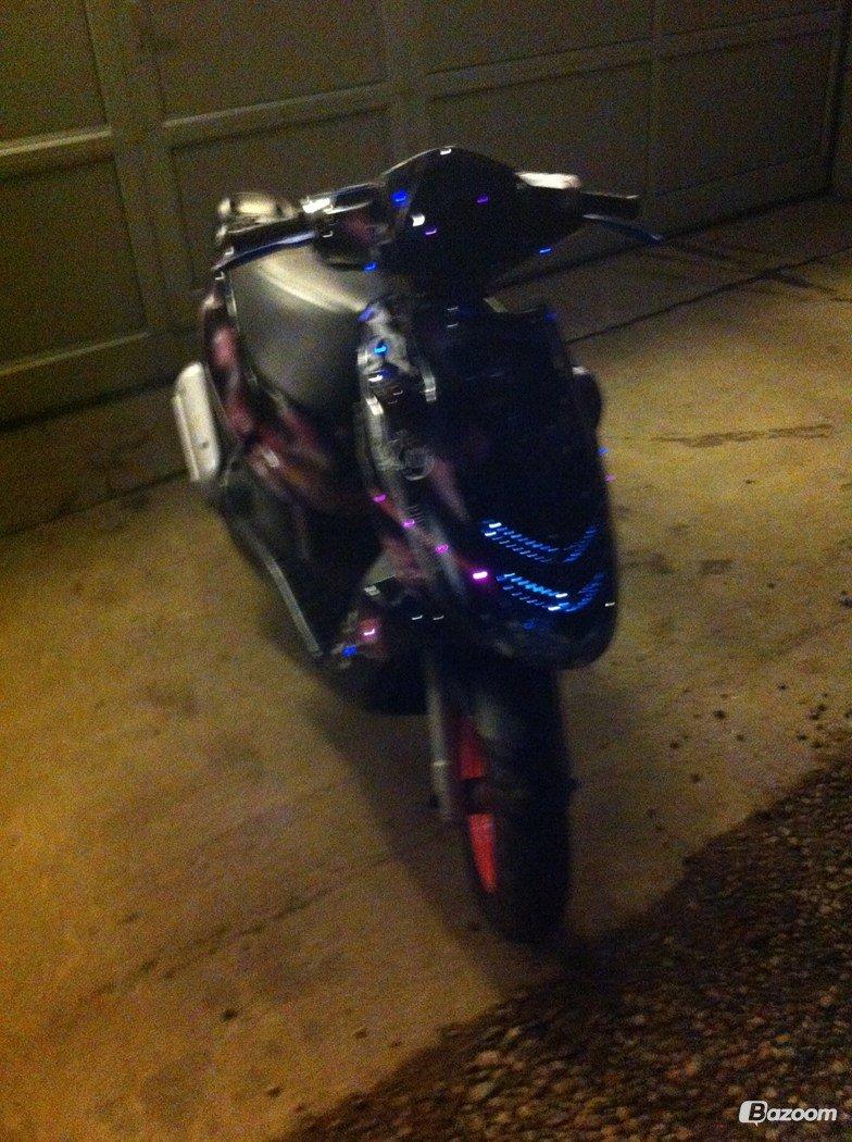 Aprilia Sonic "The Pink Lady" billede 3