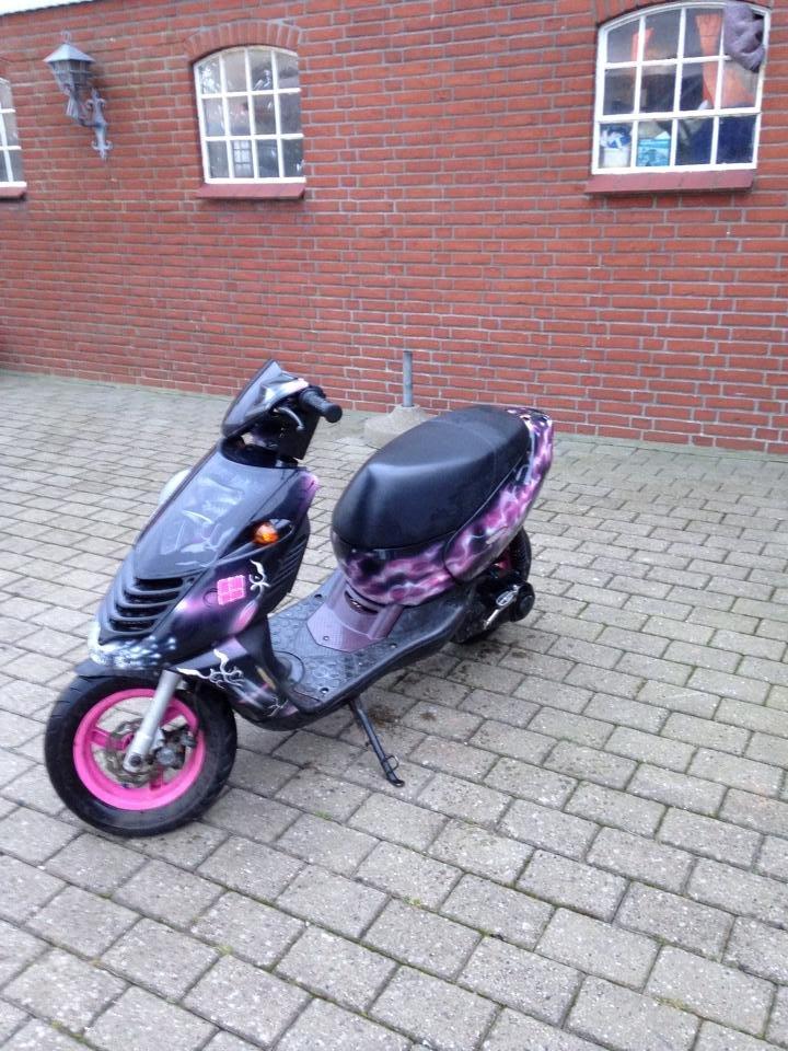Aprilia Sonic "The Pink Lady" billede 10