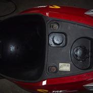 Daelim S-FIVE Smidt ud :\