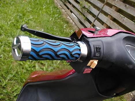 PGO Comet - Sparket i Havnen  - De er ok.. men håndtagne passer ikk til scooter.. skal ha pro grip billede 4