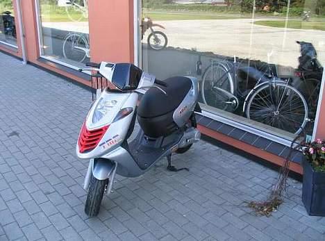 Aprilia sonic TILSALG - sån så den ud da jeg købte den billede 3