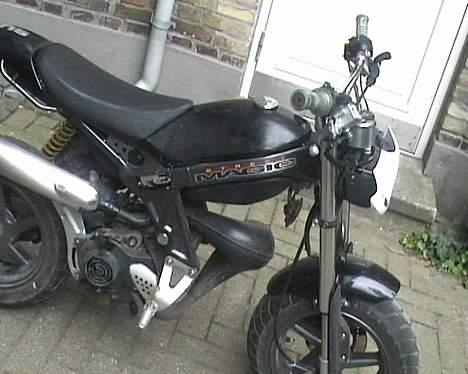 Suzuki streetmagic **NAKKET** billede 8
