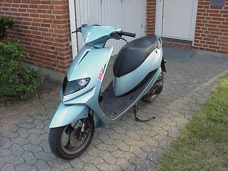 Suzuki Estilete billede 1