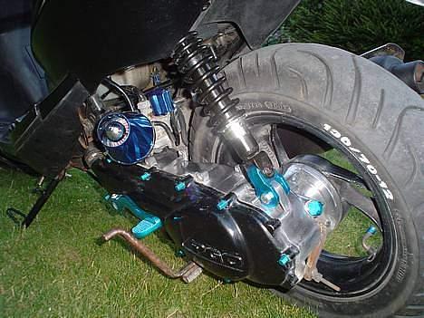 PGO Dr. Big (solgt)  - Sådan så det ud da man havde chrom blå skruer i varioskjoldet, men de knækker så don´t use them! billede 16