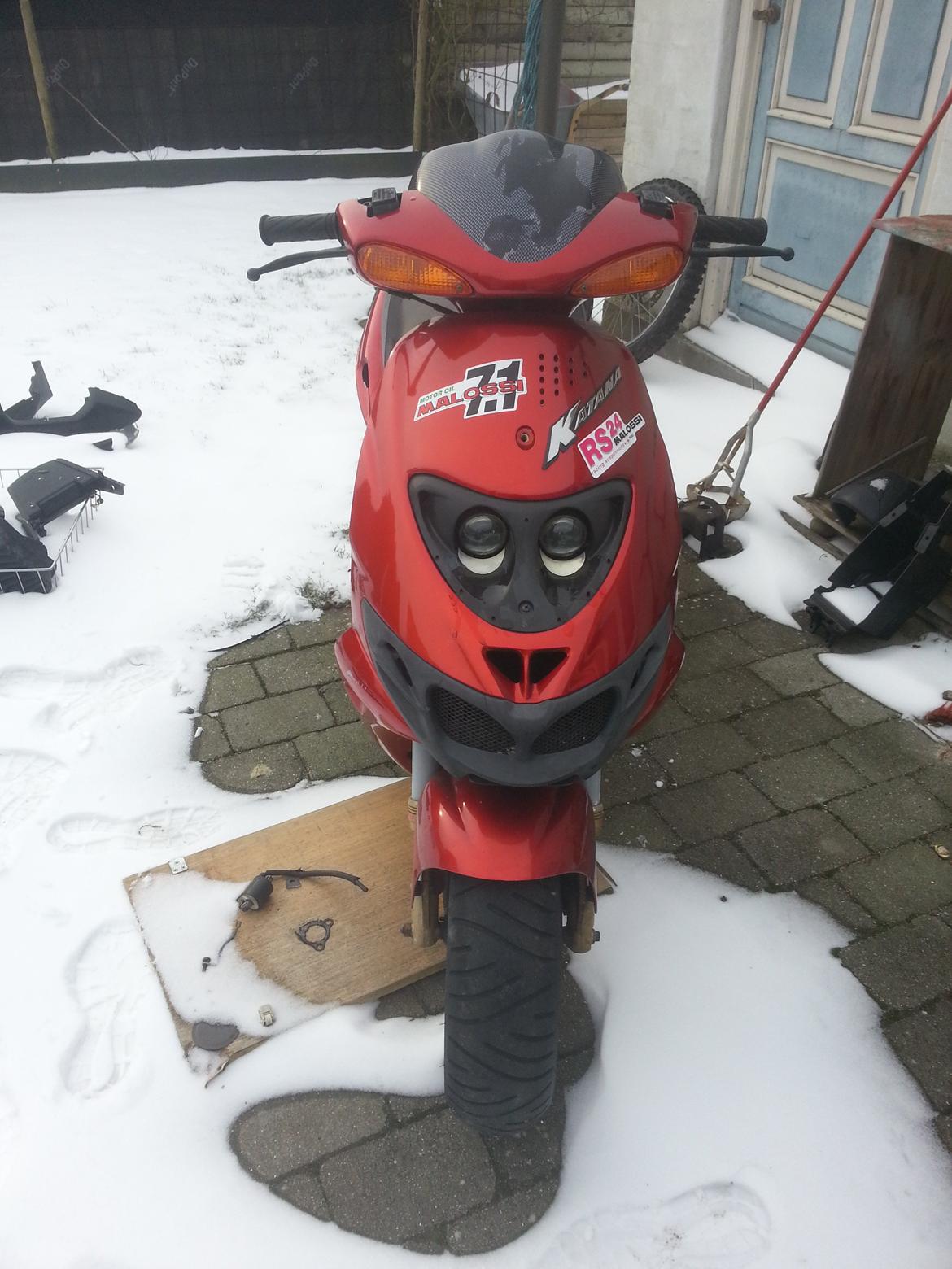 Suzuki Suzuki Katana 45'er huget op billede 2