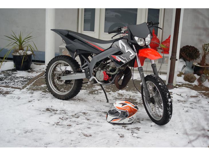 {{currentPhoto.altText}} billede {{currentPhoto.number}}