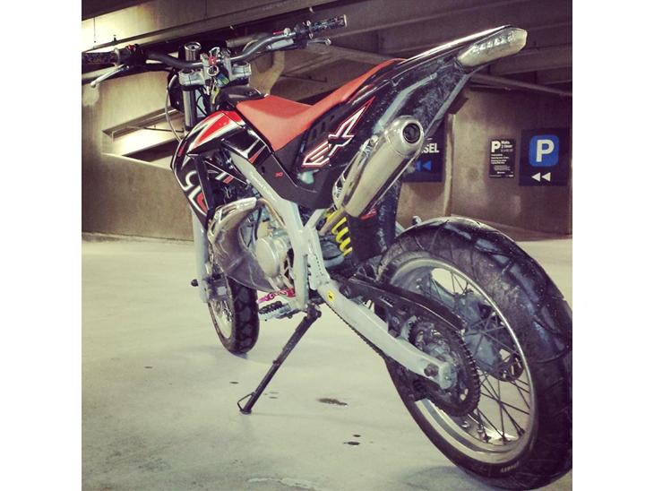 {{currentPhoto.altText}} billede {{currentPhoto.number}}