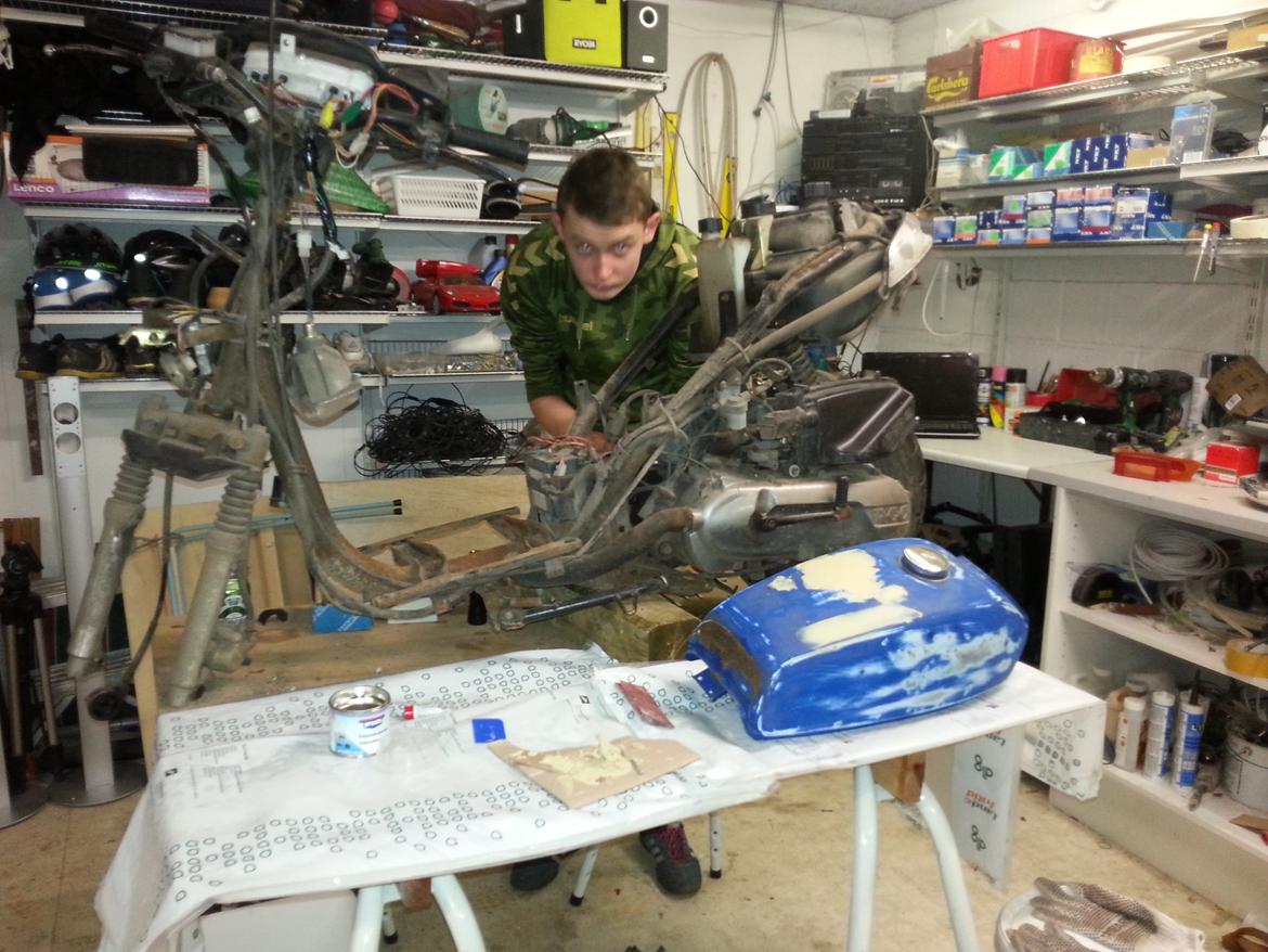 Yamaha FS1 2 Gears - Spartel tanken og males efter billede 8