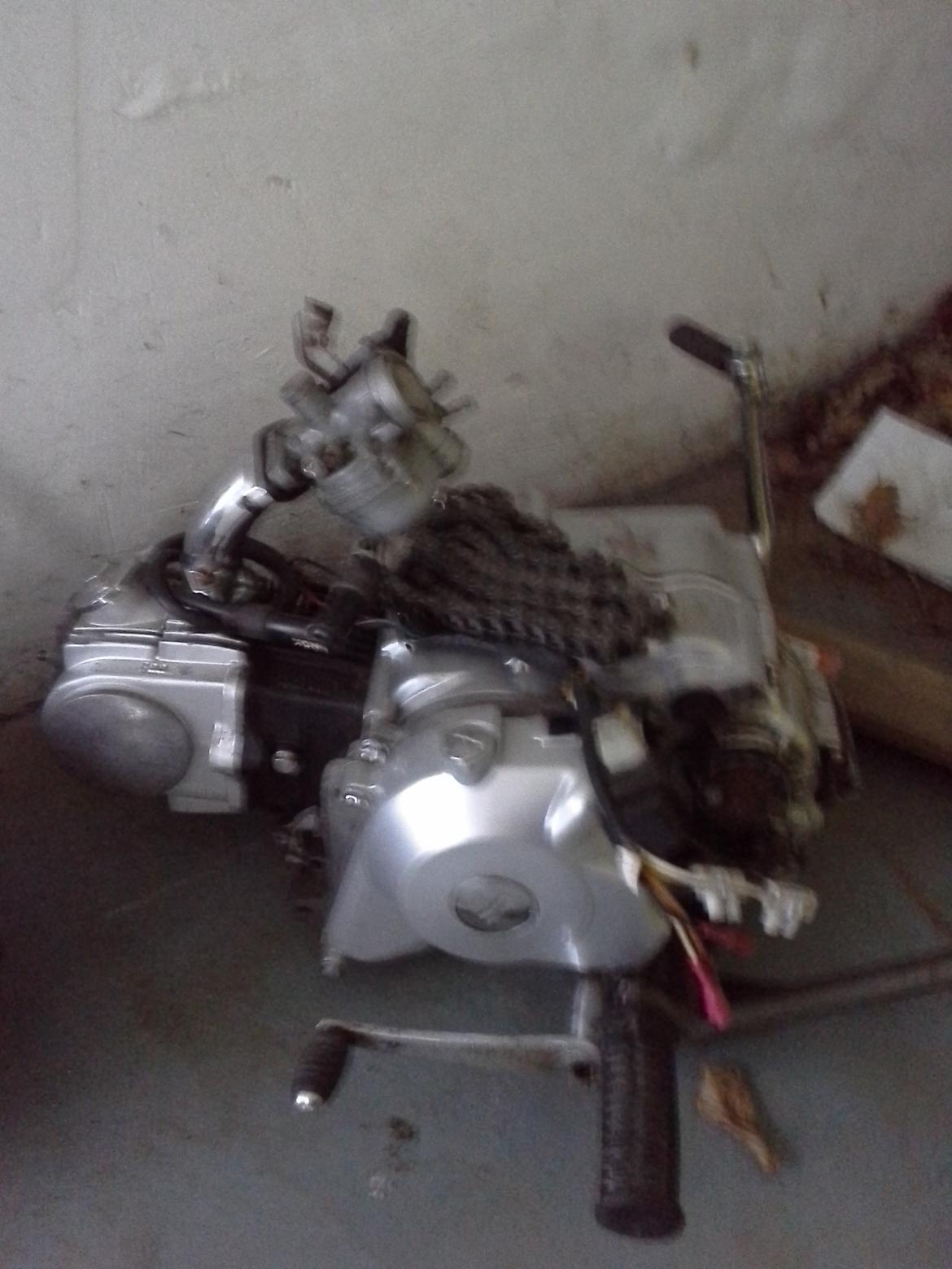 Honda CD 50 F - Kina motoren "SKROT" billede 10