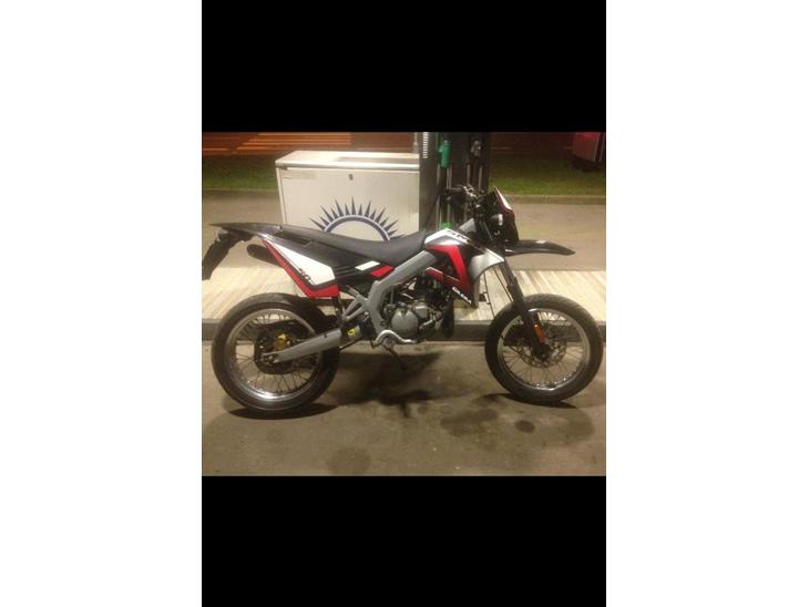 {{currentPhoto.altText}} billede {{currentPhoto.number}}