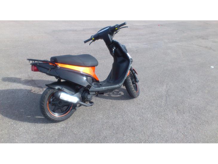 {{currentPhoto.altText}} billede {{currentPhoto.number}}