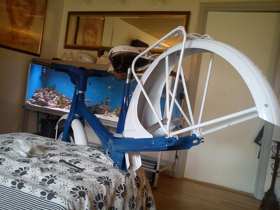 Veteraner NSU Quickly - Nu har jeg malet den og samlingen påbegyndt. billede 5