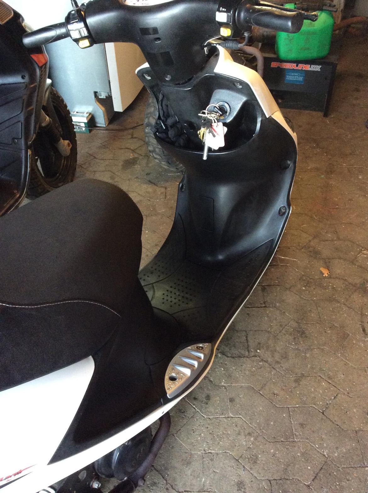 PGO Galaxy 50 (White magic) billede 19