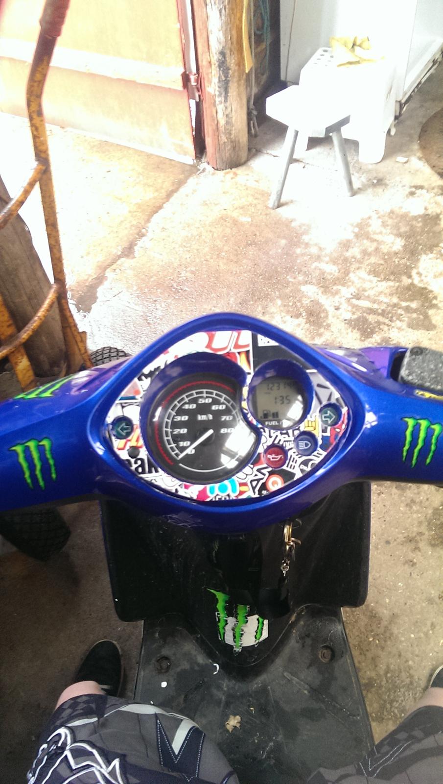 Yamaha Jog R - Stickerbomb! billede 9