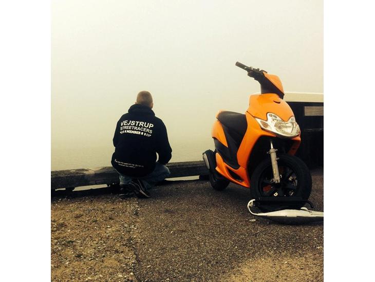 {{currentPhoto.altText}} billede {{currentPhoto.number}}