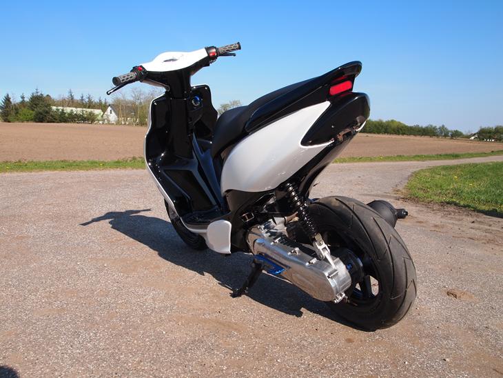 {{currentPhoto.altText}} billede {{currentPhoto.number}}