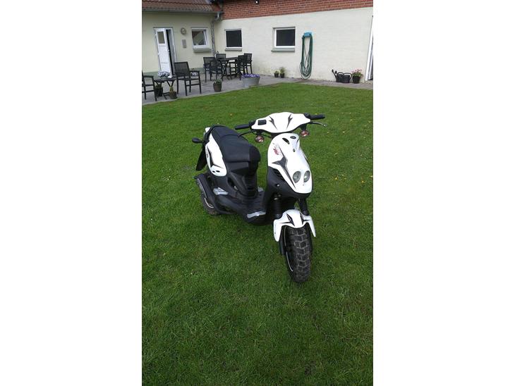 {{currentPhoto.altText}} billede {{currentPhoto.number}}