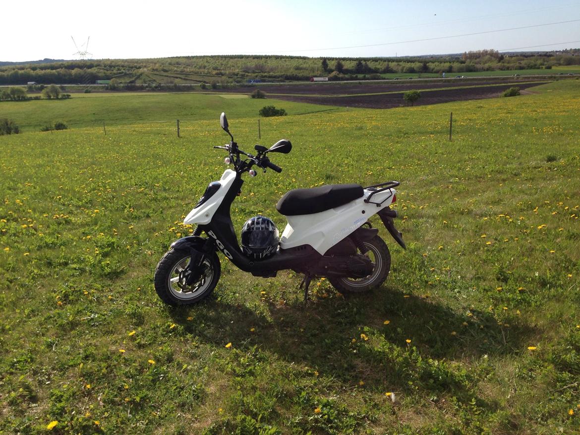 PGO HOT 50 Naked billede 9