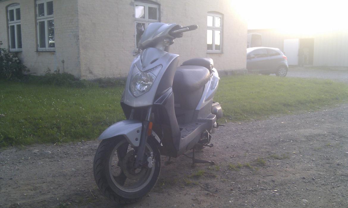 Kymco agillity billede 1