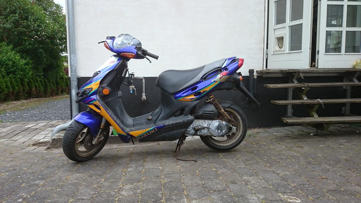 Suzuki Kantana R billede 1