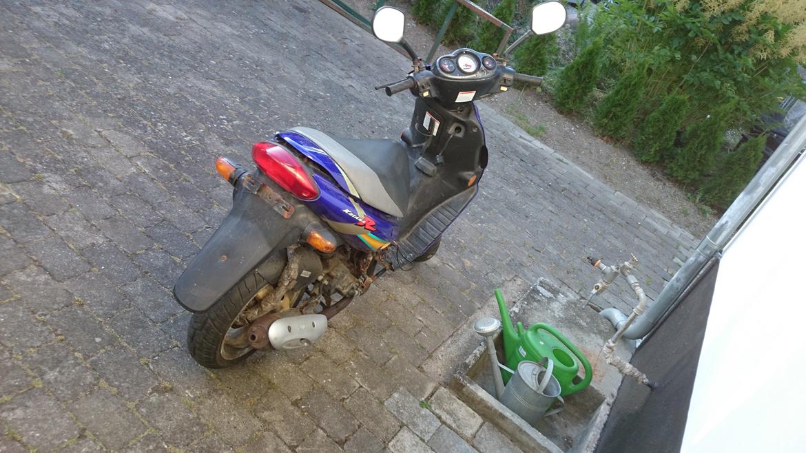 Suzuki Kantana R billede 2