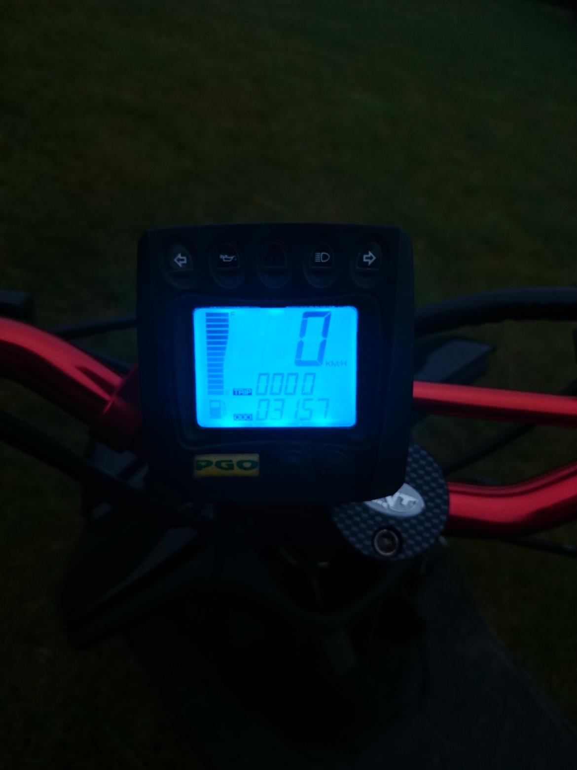PGO Hot 50 - Super lækkert speedometer :) dog er lyset en smule træls når det er mørkt :( billede 15