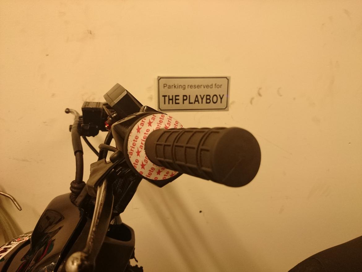 PGO Hot 50 - Parking reserved for the playboy :P billede 20