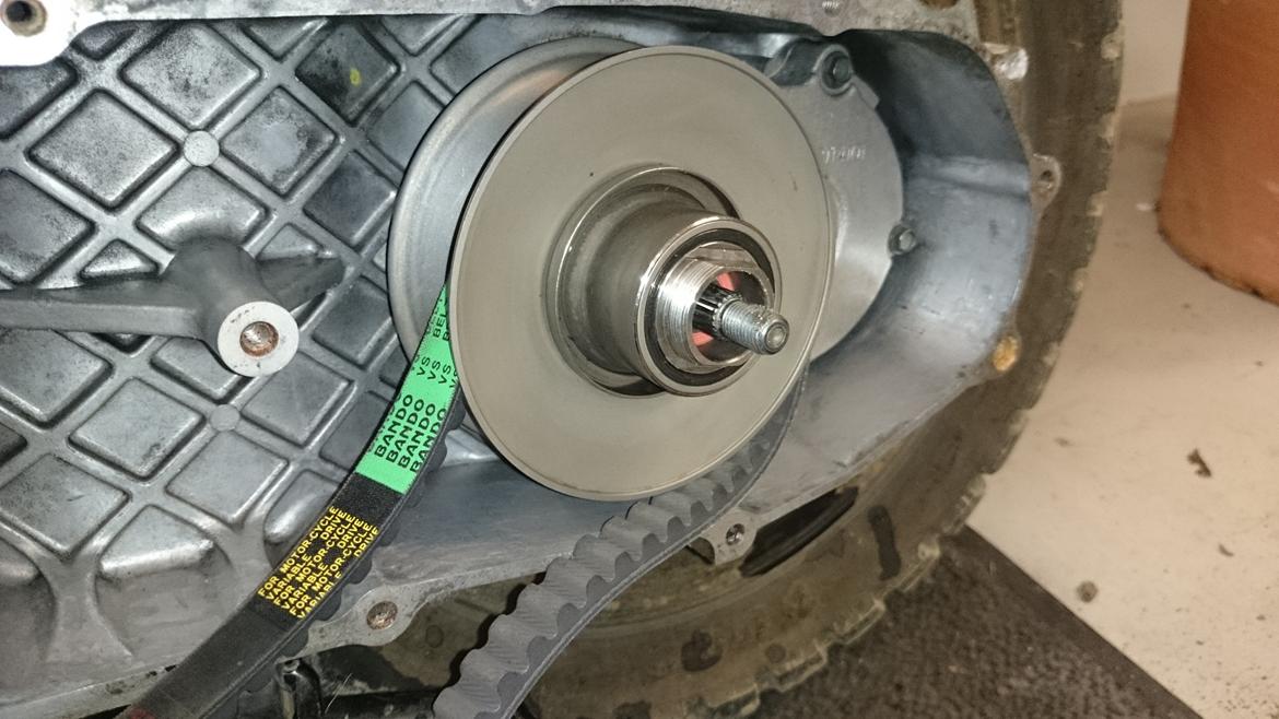 PGO Hot 50 - et billede af motoren indvendigt da den blev rennoveret :) billede 24