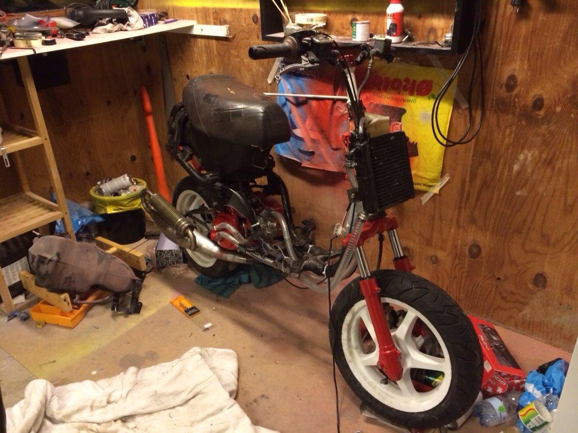 Yamaha Jog under ombygning til Lc billede 15