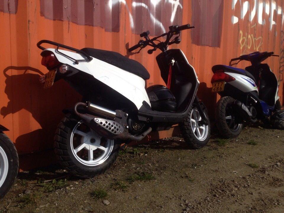 PGO Hot 50 Naked billede 6