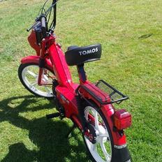 Tomos Quadro