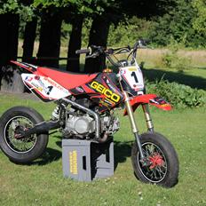 Pitstar Stomp YX 140 cc CFR 70 