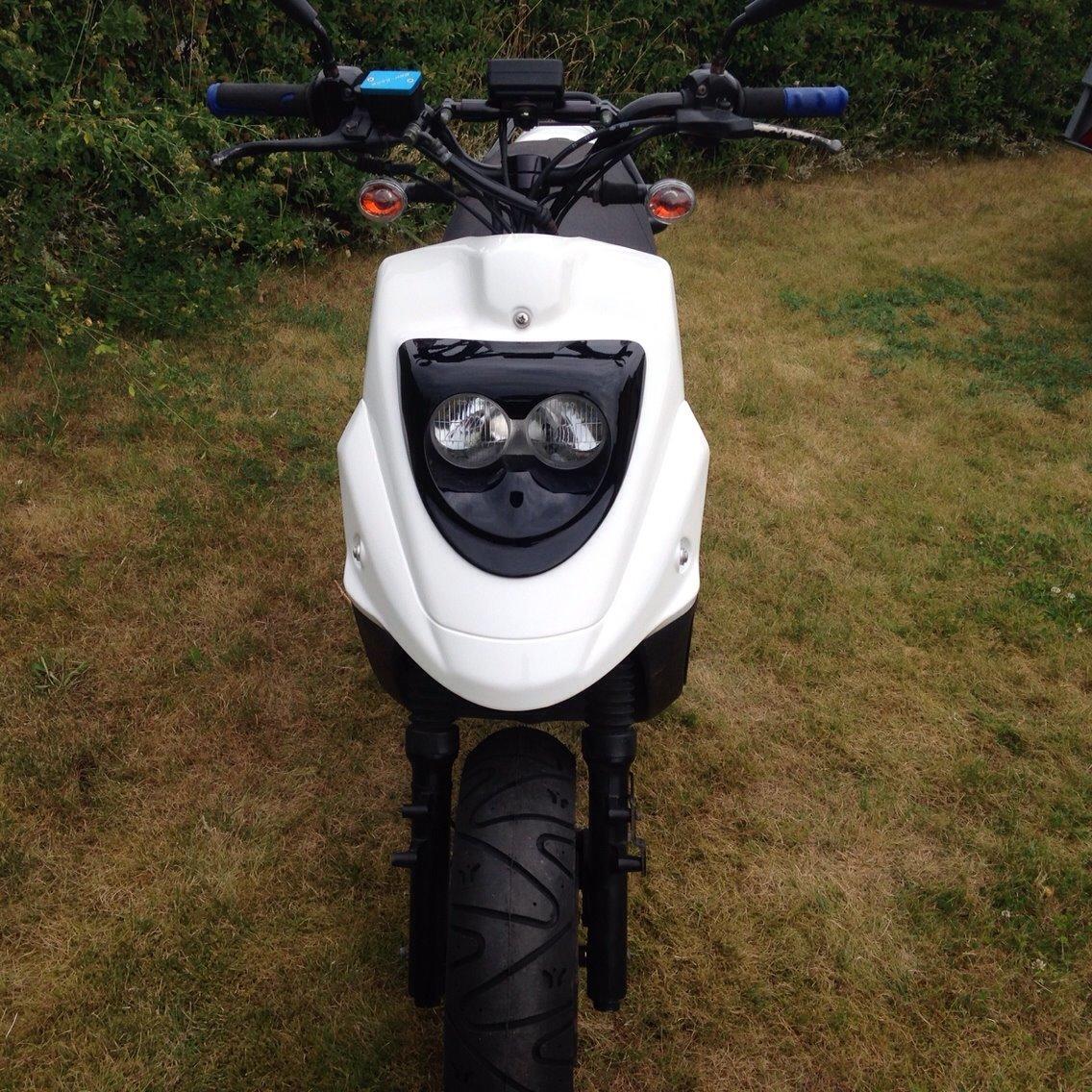 PGO Hot 50 Naked billede 1