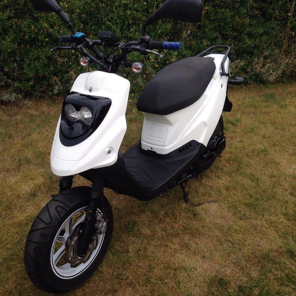 PGO Hot 50 Naked billede 2