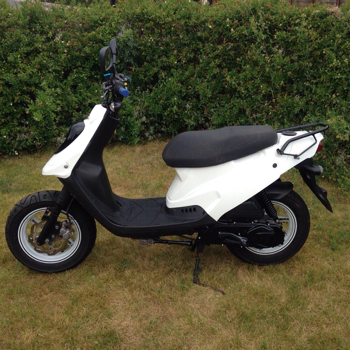 PGO Hot 50 Naked billede 3